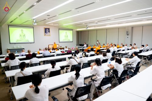 ภาพ No.324780:วันอังคารที่ 21 เมษายน พ.ศ.2569  หลวงพ่อทัตตชีโว รองเจ้าอาวาสวัดพระธรรมกาย ถวายการต้อนรับและปฏิสันถารคณะสงฆ์จากประเทศเวียดนาม
