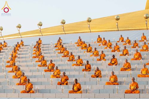 ภาพ No.312061:วันอังคารที่ 3 มีนาคม พ.ศ.2569 พิธีเวียนประทักษิณและจุดมาฆประทีป ณ ลานธรรมพระมหาธรรมกายเจดีย์ วัดพระธรรมกาย