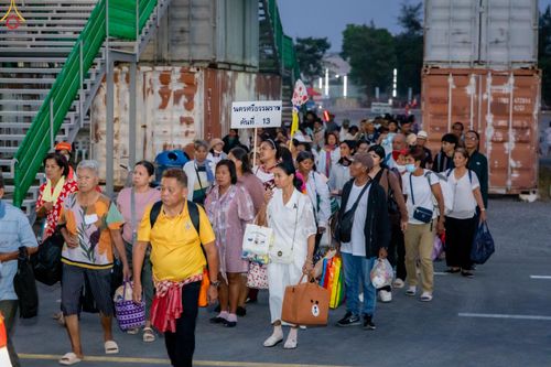 ภาพ No.323455:วันที่ 22 เมษายน พ.ศ.2569(วันคุ้มครองโลก) งานถวายมหาสังฆทาน 40,000 กว่าวัดทั่วประเทศ การเดินทางเข้าวัด , การต้อนรับปฏิสันถารพระสังฆาธิการ  ,  การจัดเตรียมภัตตาหาร , การลงทะเบียน