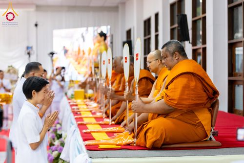 ภาพ No.316129:วันศุกร์ที่ 27 มีนาคม พ.ศ. 2569 พิธีบำเพ็ญกุศล คุณพ่อณรงค์ จินตมากุล  สิริอายุ 99 ปี 11 เดือน โยมบิดา พระครูปลัดรัตนวีรวัฒน์ (รังสฤษดิ์ อิทฺธิจินตโก) ที่ปรึกษาเจ้าคณะจังหวัดปทุมธานี เจ้าอาวาสวัดพระธรรมกาย  ณ ห้องปลูกศรัทธา 2 วัดพระธรรมกาย ปทุมธานี