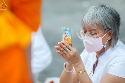 ภาพ No.68922:พิธีต้อนรับพระธรรมยาตรา ในโครงการธรรมยาตรากตัญญูบูชา มหาปูชนียาจารย์ พระมงคลเทพมุนี(สด จนฺทสโร) พระผู้ปราบมาร อนุสรณ์สถาน 7 แห่ง ปีที่ 11 วันที่ 3 มกราคม พ.ศ. 2566 ณ อนุสรณ์สถานมหาวิหารพระมงคลเทพมุนี จ.สุพรรณบุรี