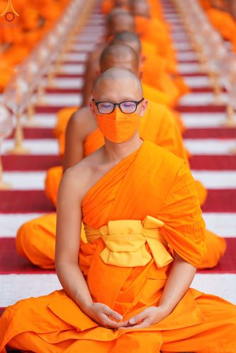 ภาพ No.69471:พิธีจุดประทีปถวายเป็นพุทธบูชา และบูชาธรรมมหาปูชนียาจารย์ ในโครงการธรรมยาตรากตัญญูบูชา มหาปูชนียาจารย์ พระมงคลเทพมุนี(สด จนฺทสโร) พระผู้ปราบมาร ปีที่ 11 ณ อนุสรณ์สถานมหาวิหารพระมงคลเทพมุนี อ.สองพี่น้อง จ.สุพรรณบุรี