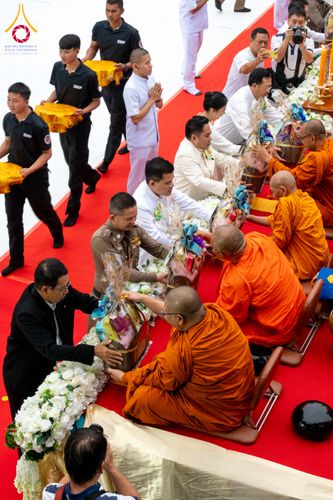 ภาพ No.285913:วันเสาร์ที่ 13 ธันวาคม พ.ศ.2568 พิธีตักบาตรพระภิกษุสามเณร 1,000 รูป ณ บริเวณหน้าอุทยานแห่งชาติเขาใหญ่ อำเภอปากช่อง จ.นครราชสีมา