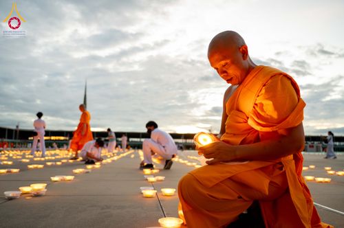ภาพ No.345789:วันพฤหัสบดีที่ 27 สิงหาคม พ.ศ.2569 พิธีจุดประทีป เนื่องในวันธรรมชัย ณ วัดพระธรรมกาย ปทุมธานี