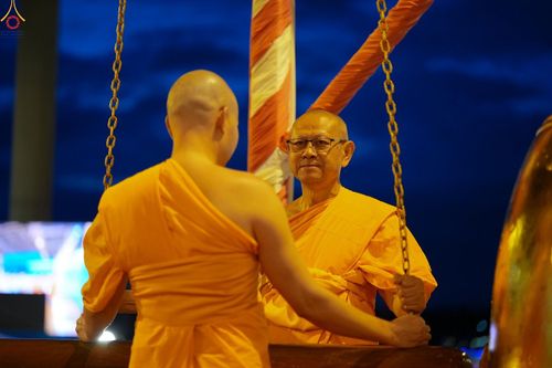 ภาพ No.345924:วันพฤหัสบดีที่ 27 สิงหาคม พ.ศ.2569 พิธีฉลองชัยสวดมนต์บทธัมมจักกัปปวัตตนสูตร 8,657,585,858 จบ ณ มหารัตนวิหารคด วัดพระธรรมกาย