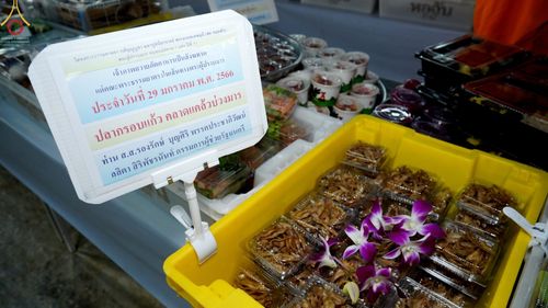 ภาพ No.74971:พิธีถวายภัตตาหารเป็นสังฆทาน แด่คณะพระธรรมยาตราฯ ในโครงการธรรมยาตรากตัญญูบูชา มหาปูชนียาจารย์ พระมงคลเทพมุนี(สด จนฺทสโร) พระผู้ปราบมาร อนุสรณ์สถาน 7 แห่ง ปีที่ 11 วันที่ 29 มกราคม พ.ศ. 2566