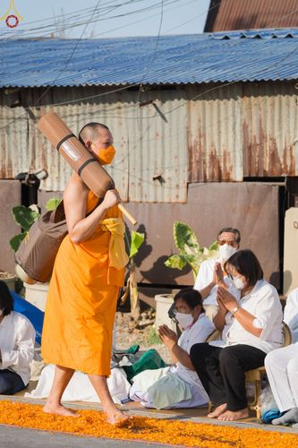 ภาพ No.70859:พิธีต้อนรับพระธรรมยาตรา ในโครงการธรรมยาตรากตัญญูบูชา มหาปูชนียาจารย์ พระมงคลเทพมุนี(สด จนฺทสโร) พระผู้ปราบมาร อนุสรณ์สถาน 7 แห่ง ปีที่ 11 วันที่ 14 มกราคม พ.ศ. 2566 ณ อนุสรณ์สถานลำดับที่ 3 สถานที่เกิดในเพศสมณะ วัดสองพี่น้อง อ.สองพี่น้อง จ.สุพรรณบุรี