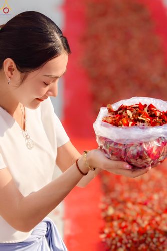 ภาพ No.294941:วันที่ 14 มกราคม พ.ศ. 2569 พิธีต้อนรับพระธรรมยาตรา อนุสรณ์สถานลำดับที่ 4  สถานที่เกิดด้วยกายธรรม ณ วัดโบสถ์บน ต.บางคูเวียง จ.นนทบุรี ในโครงการธรรมยาตรา กตัญญูบูชา มหาปูชนียาจารย์ พระมงคลเทพมุนี(สด จนฺทสโร) พระผู้ปราบมาร อนุสรณ์สถาน 7 แห่ง ปีที่ 14