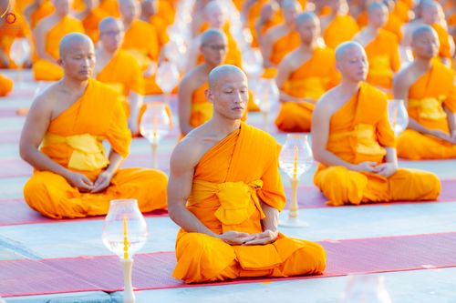 ภาพ No.307685:วันที่ 31 มกราคม พ.ศ. 2569 พิธีจุดประทีปธรรมถวายเป็นพุทธบูชา  และบูชาธรรมมหาปูชนียาจารย์ (ภาพชุดที่ 2) ณ วัดพระธรรมกาย ปทุมธานี ในโครงการธรรมยาตรา กตัญญูบูชา มหาปูชนียาจารย์ พระมงคลเทพมุนี(สด จนฺทสโร) พระผู้ปราบมาร อนุสรณ์สถาน 7 แห่ง ปีที่ 14