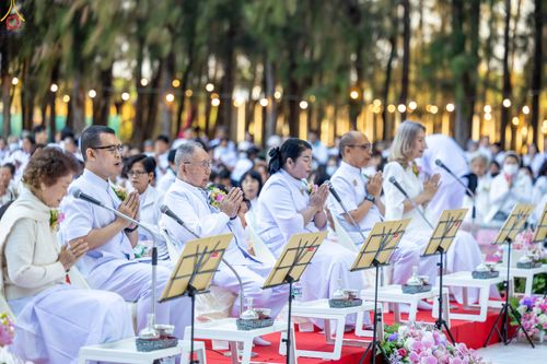 ภาพ No.289255:วันที่ 7 มกราคม พ.ศ. 2569 พิธีตักบาตรพระธรรมยาตรา ณ อนุสรณ์สถานลำดับที่ 1 สถานที่เกิดด้วยรูปกายเนื้อ อนุสรณ์สถานมหาวิหารพระมงคลเทพมุนี (โลตัสแลนด์) อ.สองพี่น้อง จ.สุพรรณบุรี ในโครงการธรรมยาตรา กตัญญูบูชา มหาปูชนียาจารย์ พระมงคลเทพมุนี(สด จนฺทสโร) พระผู้ป