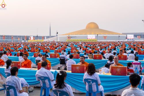 ภาพ No.324093:วันที่ 22 เมษายน พ.ศ.2569 (วันคุ้มครองโลก) พิธีถวายมหาสังฆทาน 40,000 กว่าวัดทั่วประเทศ ณ ลานธรรม พระมหาธรรมกายเจดีย์ วัดพระธรรมกาย