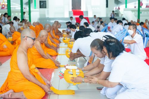 ภาพ No.350905:วันที่ 19 กันยายน พ.ศ.2569 พิธีบรรพชาอุปสมบท โครงการอุปสมบทหมู่บูชาธรรม ครบรอบ 109 ปี วันครูผู้ค้นพบวิชชาธรรมกาย ณ โบสถ์พระไตรปิฏก วัดพระธรรมกาย