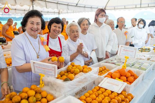 ภาพ No.298532:วันที่ 20 มกราคม พ.ศ. 2569 พิธีถวายภัตตาหารเป็นสังฆทาน แด่พระธรรมยาตรา ณ อนุสรณ์สถานบางปลา วัดบางปลา อำเภอบางเลน จังหวัดนครปฐม ในโครงการธรรมยาตรา กตัญญูบูชา มหาปูชนียาจารย์ พระมงคลเทพมุนี(สด จนฺทสโร) พระผู้ปราบมาร อนุสรณ์สถาน 7 แห่ง ปีที่ 14