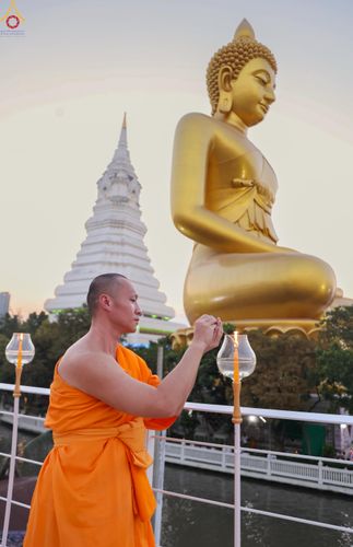 ภาพ No.302875:วันที่ 24 มกราคม พ.ศ. 2569 พิธีจุดประทีปธรรมถวายเป็นพุทธบูชา  และบูชาธรรมมหาปูชนียาจารย์  ณ อาคารธรรมยาตรา กตัญญูบูชามหาปูชนียาจารย์  ตรงข้ามวัดปากน้ำภาษีเจริญ จ.กรุงเทพมหานคร ในโครงการธรรมยาตรา กตัญญูบูชา มหาปูชนียาจารย์ พระมงคลเทพมุนี(สด จนฺทสโร) พระผู