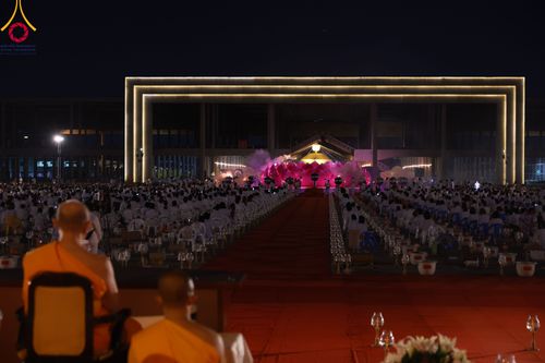 ภาพ No.90244:พิธีจุดประทีป 20,000 ดวง บูชาพระมหาธรรมกายเจดีย์ และบูชาพระมงคลเทพมุนี(สด จนฺทสโร) พระผู้ปราบมาร วันอังคารที่ 10 ตุลาคม พ.ศ. 2566 ณ ลานธรรมพระมหาธรรมกายเจดีย์ วัดพระธรรมกาย จ.ปทุมธานี