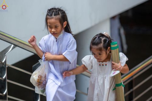 ภาพ No.85037:บรรยากาศการต้อนรับพระสังฆาธิการทั่วประเทศ และพิธีบูชาข้าวพระในวันสมาธิโลก วันอาทิตย์ต้นเดือนที่ 6 สิงหาคม พ.ศ. 2566 ณ สภาธรรมกายสากล วัดพระธรรมกาย