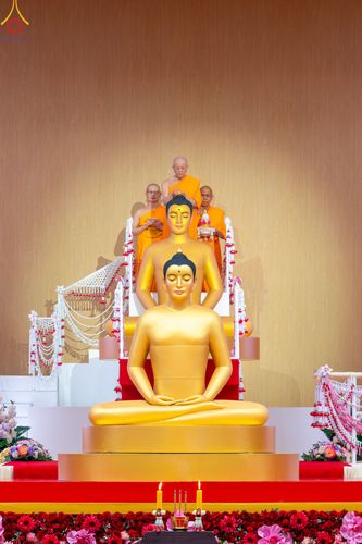 ภาพ No.84760:พิธีบรรจุพระบรมสารีริกธาตุภายในเกตุดอกบัวตูม องค์พระประธาน ณ ห้องแก้วสารพัดนึก 2 วัดพระธรรมกาย ในวันอาสาฬหบูชา อังคารที่ 1 สิงหาคม พ.ศ.2566