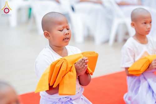 ภาพ No.318688:วันที่ 29 มีนาคม พ.ศ. 2569 พิธีเวียนประทักษิณ มอบผ้าไตร บรรพชาสามเณร  ณ ศูนย์อบรมเยาวชนกาญบุรี