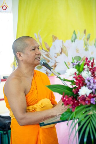 ภาพ No.137670:พิธีตักบาตร พิธีถวายสังฆทานแด่คณะสงฆ์ 323 วัด พิธีทำบุญอุทิศส่วนกุศลแด่ผู้วายชนม์ ในเหตุการณ์ความไม่สงบ 4 จังหวัดชายแดนภาคใต้ ปีที่ 20 ครั้งที่ 169 และพิธีมอบกองทุนหนุนแรงใจช่วยครูใต้ ปีที่ 17 ครั้งที่ 134 วันที่ 25 พฤษภาคม พ.ศ.2567 อ.ตากใบ จ.นราธิวาส