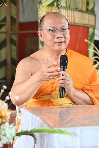 ภาพ No.278704:วันที่ 30 ตุลาคม พ.ศ.2568 กฐินสมทบต่างประเทศ โดยคณะศิษยานุศิษย์ บูชาธรรม 81 ปี หลวงพ่อธัมมชโย ณ วัดศรีสุดาสนะ รังกุต วิหาร ประเทศศรีลังกา