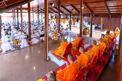 ภาพ No.71603:พระธรรมยาตรา ปฏิบัติศาสนกิจ ทำนุบำรุงศาสนสถาน, ปฏิบัติธรรม ร่วมกับชุมชน,นักเรียนเด็กดีวีสตาร์ และร่วมพิธีทอดผ้าป่าบำรุงศาสนสถาน ในโครงการธรรมยาตรากตัญญูบูชา มหาปูชนียาจารย์ พระมงคลเทพมุนี(สด จนฺทสโร) พระผู้ปราบมาร อนุสรณ์สถาน 7 แห่ง ปีที่ 11 ณ วัดสองพี่น