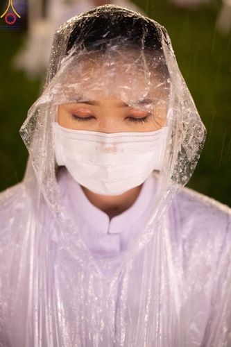 ภาพ No.89268:พิธีประดิษฐานรูปหล่อทองคำ  คุณยายอาจารย์มหารัตนอุบาสิกาจันทร์ ขนนกยูง ภายในมหาวิหารคุณยายอาจารย์ฯ เนื่องในวันครูผู้ค้นพบวิชชาธรรมกาย วันศุกร์ที่ 29 กันยายน พ.ศ. 2566 ณ วัดพระธรรมกาย จ.ปทุมธานี