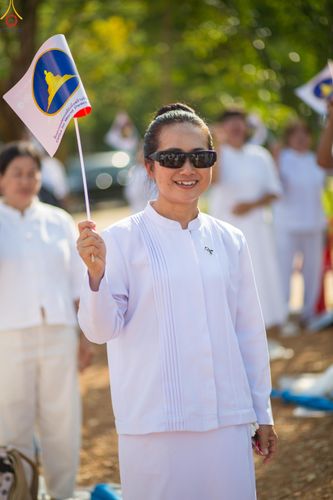 ภาพ No.326902:วันศุกร์ที่ ๑ พฤษภาคม พ.ศ.๒๕๖๙ พิธีทอดผ้าป่า สถาปนาองค์พระเจดีย์เพื่อสร้างสันติภาพโลก และ พิธีโปรยรัตนชาติ กลั่นแผ่นดิน  โปรยทราย เป็นปฐมฤกษ์ ณ ศูนย์ปฏิบัติธรรมเถินเทิดธรรม ต.แม่ปะ อ.เถิน จ.ลำปาง
