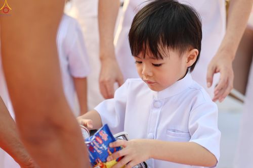 ภาพ No.297688:วันที่ 18 มกราคม พ.ศ. 2569 พิธีตักบาตรพระธรรมยาตรา ณ วัดโบสถ์บน ต.บางคูเวียง จ.นนทบุรี อนุสรณ์สถานลำดับที่ 4 สถานที่เกิดด้วยกายธรรม ในโครงการธรรมยาตรา กตัญญูบูชา มหาปูชนียาจารย์ พระมงคลเทพมุนี(สด จนฺทสโร) พระผู้ปราบมาร อนุสรณ์สถาน 7 แห่ง ปีที่ 14