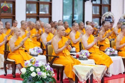 ภาพ No.316231:วันเสาร์ที่ 28 มีนาคม พ.ศ. 2569 พิธีบำเพ็ญกุศล คุณพ่อณรงค์ จินตมากุล  สิริอายุ 99 ปี 11 เดือน โยมบิดา พระครูปลัดรัตนวีรวัฒน์ (รังสฤษดิ์ อิทฺธิจินตโก) ที่ปรึกษาเจ้าคณะจังหวัดปทุมธานี เจ้าอาวาสวัดพระธรรมกาย  ณ ห้องปลูกศรัทธา 2 วัดพระธรรมกาย ปทุมธานี