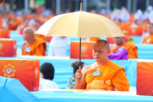 ภาพ No.323977:วันที่ 22 เมษายน พ.ศ.2569 (วันคุ้มครองโลก) พิธีถวายมหาสังฆทาน 40,000 กว่าวัดทั่วประเทศ ณ ลานธรรม พระมหาธรรมกายเจดีย์ วัดพระธรรมกาย