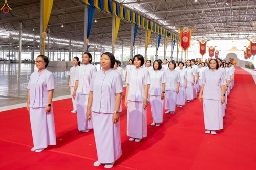 ภาพ No.338970:วันอาทิตย์ที่ 12 กรกฎาคม พ.ศ.2569 พิธีมุทิตาผู้สอบได้เปรียญธรรม ประโยค 1-2 ถึง ป.ธ.9 และ บ.ศ.1-2 ถึง บ.ศ.6 สำนักศาสนศึกษาวัดพระธรรมกาย ประจำปี 2569, พิธีมอบตราตั้งแต่งตั้งอาจารย์ใหญ่ สำนักศาสนศึกษาวัดพระธรรมกาย