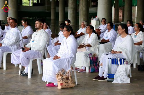 ภาพ No.342462:วันที่ 31 กรกฎาคม พ.ศ. 2569  ต้อนรับคณะแสวงบุญชาวศรีลังกา 31 ท่าน เยี่ยมชมวัดพระธรรมกาย