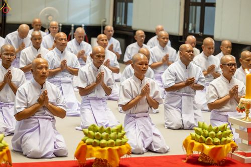 ภาพ No.350779:วันที่ 19 กันยายน พ.ศ.2569 พิธีบรรพชาอุปสมบท โครงการอุปสมบทหมู่บูชาธรรม ครบรอบ 109 ปี วันครูผู้ค้นพบวิชชาธรรมกาย ณ โบสถ์พระไตรปิฏก วัดพระธรรมกาย