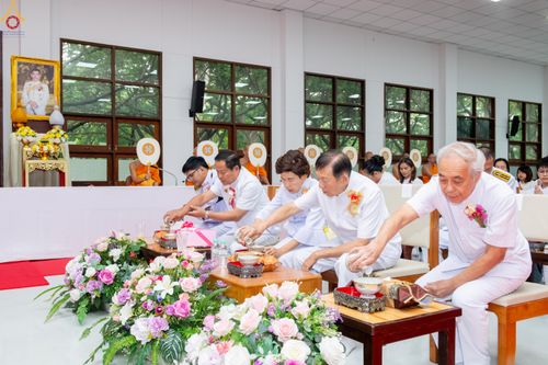 ภาพ No.342997:วันอาทิตย์ที่ 9 สิงหาคม พ.ศ.2569 พิธีมอบพัด ตั้งฐานานุกรม พระราชภาวนาวชิรวิเทศ วิ. ณ ห้องอาคารปลูกศรัทธา 2 วัดพระธรรมกาย