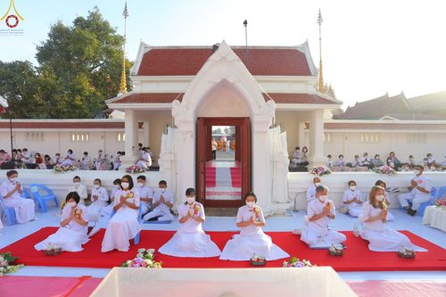 ภาพ No.73576:พิธีตักบาตรพระธรรมยาตราฯ ในโครงการธรรมยาตรากตัญญูบูชา มหาปูชนียาจารย์ พระมงคลเทพมุนี(สด จนฺทสโร) พระผู้ปราบมาร ปีที่ 11 ณ อนุสรณ์สถานลำดับที่ 4 สถานที่เกิดด้วยกายธรรม วัดโบสถ์ (บน) บางคูเวียง อ.บางกรวย จ.นนทบุรี วันที่ 22 มกราคม พ.ศ. 2566