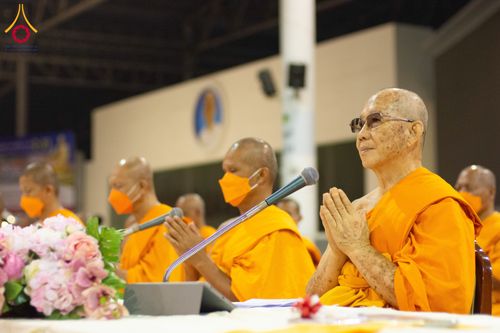 ภาพ No.121206:พิธีถวายภัตตาหารเป็นสังฆทาน แด่คณะพระธรรมยาตราฯ ในโครงการธรรมยาตรากตัญญูบูชา มหาปูชนียาจารย์ พระมงคลเทพมุนี(สด จนฺทสโร) พระผู้ปราบมาร อนุสรณ์สถาน 7 แห่ง ปีที่ 12 วันที่ 30 มกราคม พ.ศ. 2567 ณ สภาธรรมกายสากล วัดพระธรรมกาย