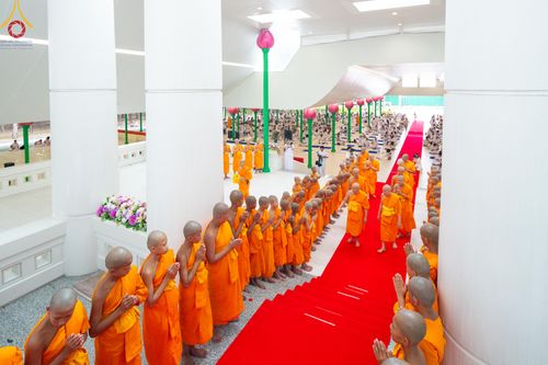 ภาพ No.137800:พิธีอุปสมบทสามเณรอุทิศชีวิต 11 รูป วันวิสาขบูชา พุธที่ 22 พฤษภาคม พ.ศ.2567 ณ อุโบสถ วัดพระธรรมกาย