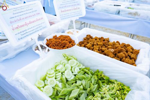 ภาพ No.71188:พิธีถวายภัตตาหารเป็นสังฆทาน แด่คณะพระธรรมยาตราฯ ในโครงการธรรมยาตราฯ ปีที่ 11 ณ อนุสรณ์สถานคลองบางนางแท่น อ.สามพราน จ.นครปฐม วันที่ 14 มกราคม พ.ศ. 2566