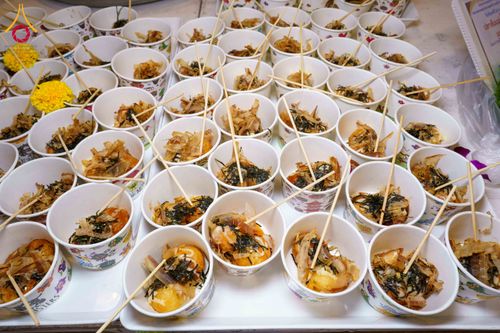 ภาพ No.303194:วันที่ 26 มกราคม พ.ศ. 2569 พิธีถวายภัตตาหารเป็นสังฆทาน แด่พระธรรมยาตรา ณ วัดพระธรรมกาย  จังหวัดปทุมธานี ในโครงการธรรมยาตรา กตัญญูบูชา มหาปูชนียาจารย์ พระมงคลเทพมุนี(สด จนฺทสโร) พระผู้ปราบมาร อนุสรณ์สถาน 7 แห่ง ปีที่ 14