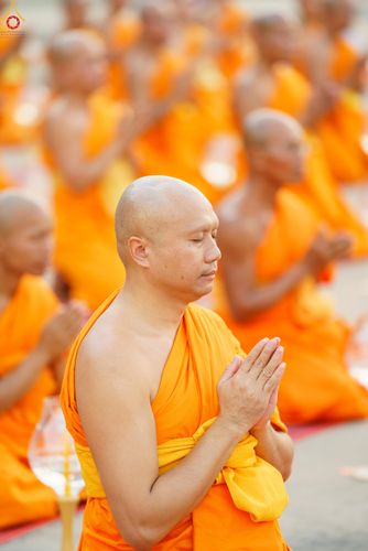 ภาพ No.307914:วันที่ 31 มกราคม พ.ศ. 2569 พิธีจุดประทีปธรรมถวายเป็นพุทธบูชา  และบูชาธรรมมหาปูชนียาจารย์ (ภาพชุดที่ 2) ณ วัดพระธรรมกาย ปทุมธานี ในโครงการธรรมยาตรา กตัญญูบูชา มหาปูชนียาจารย์ พระมงคลเทพมุนี(สด จนฺทสโร) พระผู้ปราบมาร อนุสรณ์สถาน 7 แห่ง ปีที่ 14