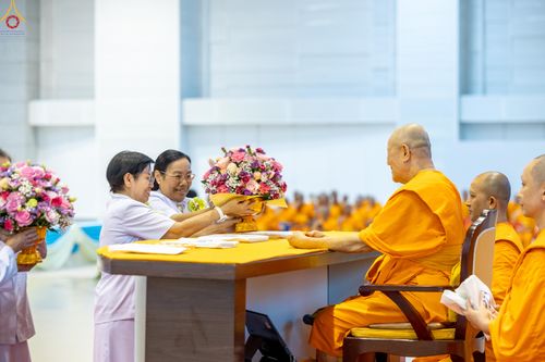 ภาพ No.281096:วันที่ 21 ธันวาคม พ.ศ.2568 พิธีมุทิตาหลวงพ่อทัตตชีโว ณ ห้องแก้วสารพัดนึก วัดพระธรรมกาย