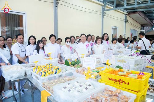 ภาพ No.295861:วันที่ 17 มกราคม พ.ศ. 2569 พิธีถวายภัตตาหารเป็นสังฆทาน แด่พระธรรมยาตรา ณ วัดโบสถ์บน ต.บางคูเวียง จ.นนทบุรี อนุสรณ์สถานลำดับที่ 4 สถานที่เกิดด้วยกายธรรม ในโครงการธรรมยาตรา กตัญญูบูชา มหาปูชนียาจารย์ พระมงคลเทพมุนี(สด จนฺทสโร) พระผู้ปราบมาร อนุสรณ์สถาน 7 แ