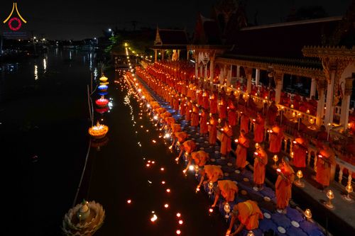 ภาพ No.297476:วันที่ 16 มกราคม พ.ศ. 2569 พิธีลอยประทีปธรรมถวายเป็นพุทธบูชา และบูชาธรรมมหาปูชนียาจารย์  ณ วัดโบสถ์บน ต.บางคูเวียง จ.นนทบุรี อนุสรณ์สถานลำดับที่ 4 สถานที่เกิดด้วยกายธรรม ในโครงการธรรมยาตรา กตัญญูบูชา มหาปูชนียาจารย์ พระมงคลเทพมุนี(สด จนฺทสโร) พระผู้ปราบม