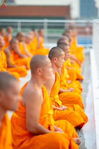 ภาพ No.300004:วันที่ 22 มกราคม พ.ศ.2569 พระธรรมยาตราปฏิบัติธรรม และถ่ายภาพหมู่ประวัติศาสตร์ ณ อาคารธรรมยาตรา กตัญญูบูชามหาปูชนียาจารย์  ตรงข้ามวัดปากน้ำภาษีเจริญ จ.กรุงเทพมหานคร ในโครงการธรรมยาตรา กตัญญูบูชา มหาปูชนียาจารย์ พระมงคลเทพมุนี(สด จนฺทสโร) พระผู้ปราบมาร อนุ