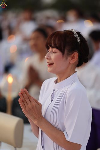 ภาพ No.302205:วันที่ 23 มกราคม พ.ศ. 2569 พิธีจุดประทีปธรรมถวายเป็นพุทธบูชา (ภาพชุดที่ 2) และบูชาธรรมมหาปูชนียาจารย์  ณ อนุสรณ์สถานลำดับที่ 5 สถานที่เผยแผ่วิชชาธรรมกายครั้งแรก อนุสรณ์สถานบางปลา วัดบางปลา อำเภอบางเลน จังหวัดนครปฐม ในโครงการธรรมยาตรา กตัญญูบูชา มหาปูชนีย