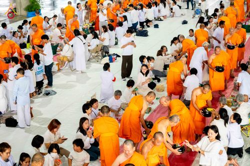 ภาพ No.342929:วันอาทิตย์ที่ 9 สิงหาคม พ.ศ.2569 พิธีตักบาตรฉลองพระใหม่ โครงการบรรพชาและอุปสมบทหมู่ รุ่นเข้าพรรษา ณ มหารัตนวิหาคด คอร์ 26 วัดพระธรรมกาย