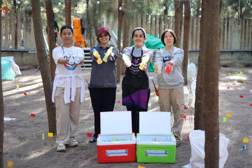 ภาพ No.300491:ภาพเบื้องหลังอาสาสมัครรวมใจ ชุดที่ 3 ในโครงการธรรมยาตรา กตัญญูบูชา มหาปูชนียาจารย์ พระมงคลเทพมุนี(สด จนฺทสโร) พระผู้ปราบมาร อนุสรณ์สถาน 7 แห่ง ปีที่ 14