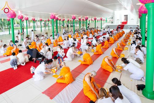 ภาพ No.286648:วันเสาร์ที่ 12 กรกฏาคม พ.ศ.2568 พิธีบรรพชาอุปสมบท  โครงการบรรพชาอุปสมบทหมู่ ธรรมทายาทนานาชาติ(ภาคภาษาจีน), โครงการบรรพชาสามเณร โรงเรียนนานาชาติ รุ่นที 14