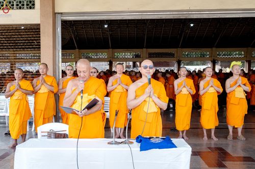 ภาพ No.290370:วันที่ 7 มกราคม พ.ศ. 2569 พิธีต้อนรับพระธรรมยาตรา ณ อนุสรณ์สถานลำดับที่ 2  สถานที่ตั้งมโนปณิธานบวชตลอดชีวิต อนุสรณ์สถานคลองบางนางแท่น (ภาพชุดที่ 2) อ.สามพราน จ.นครปฐม ในโครงการธรรมยาตรา กตัญญูบูชา มหาปูชนียาจารย์ พระมงคลเทพมุนี(สด จนฺทสโร) พระผู้ปราบมาร 