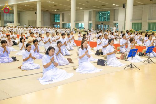 ภาพ No.325622:วันที่ 26 เมษายน พ.ศ.2569 กิจกรรมงานบุญวันอาทิตย์ สาธุชนปฏิบัติธรรมร่วมกัน ณ ห้องแก้วสารพัด 1 วัดพระธรรมกาย ปทุมธานี